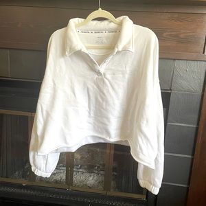 Aerie women’s cropped sweater- white, size large